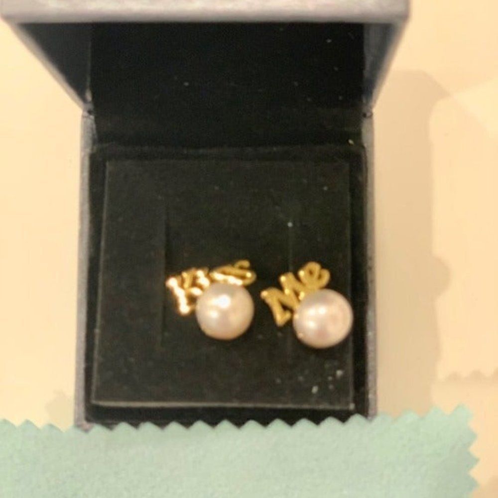 KISS ME 925 Sterling Silver stud earring - Picture 2 of 7